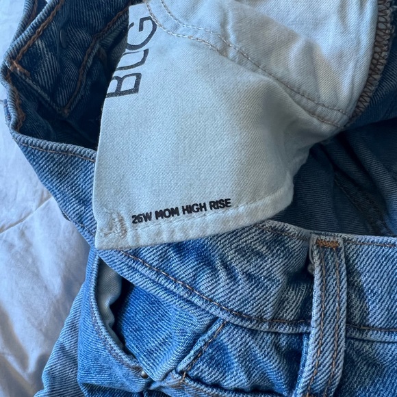 BDG Mom High Rise Shorts - Picture 3 of 3